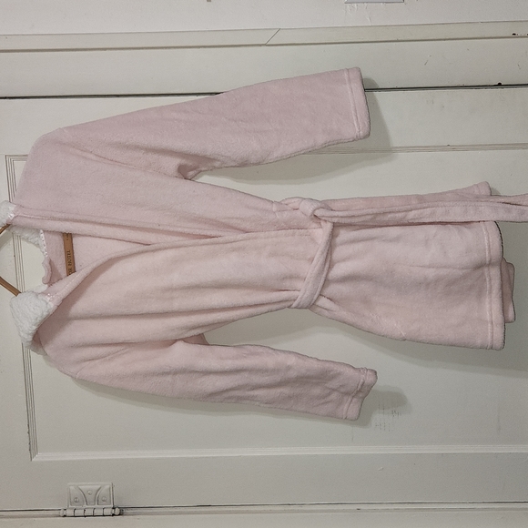 Ulta Beauty Intimates & Sleepwear Ulta Pink Fuzzy Bathrobe Poshmark